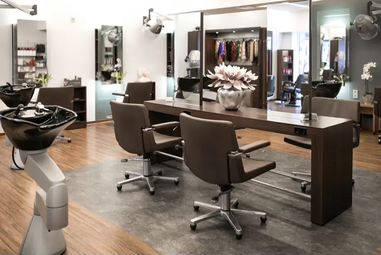 Eindrucksvolle Ansicht unseres Salons 4