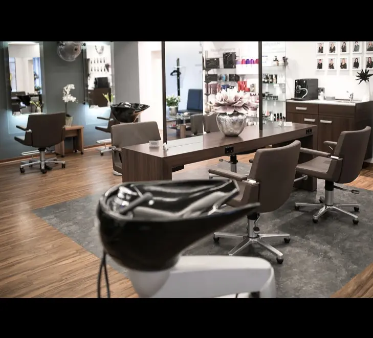 Eindrucksvolle Ansicht unseres Salons 13